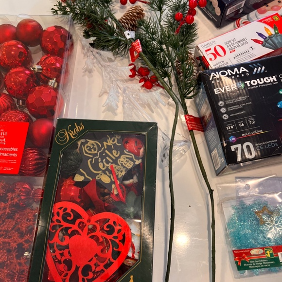 Christmas Tree decorations Balls red 2023 fairy lights - Picture 3 of 7